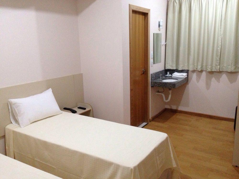 Vespasiano Hotel Telêmaco Borba Buitenkant foto